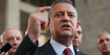 ozgur-ozelden-kapali-oturum-aciklamasi-bilmedigimiz-bir-sey-soylemediler-lnn8_cover