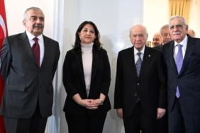 155988-dem-parti-imrali-heyetinden-meclis-te-temas-bahceli-ile-40-dakikalik-gorusme-67769bd75aef7
