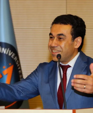 rektor-yardimciligi-ve-dekanlik-da-yapmisti-profesorlugu-iptal-edildi-chyg