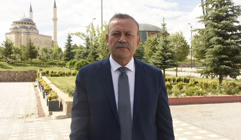 BİTLİS EREN ÜNİVERSİTESİ TIP FAKÜLTESİ İLK ÖĞRENCİLERİNİ ALIYOR BAŞARILI ADAYLARA KARŞILIKSIZ 50 BİN TL'YE VARAN BURS